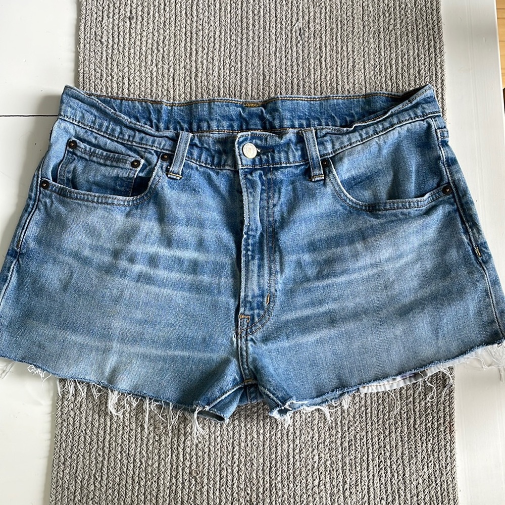 Frye Distressed Cut Off Jean Shorts Sz 34 Men’s Fit Size 8 - Picture 2 of 14